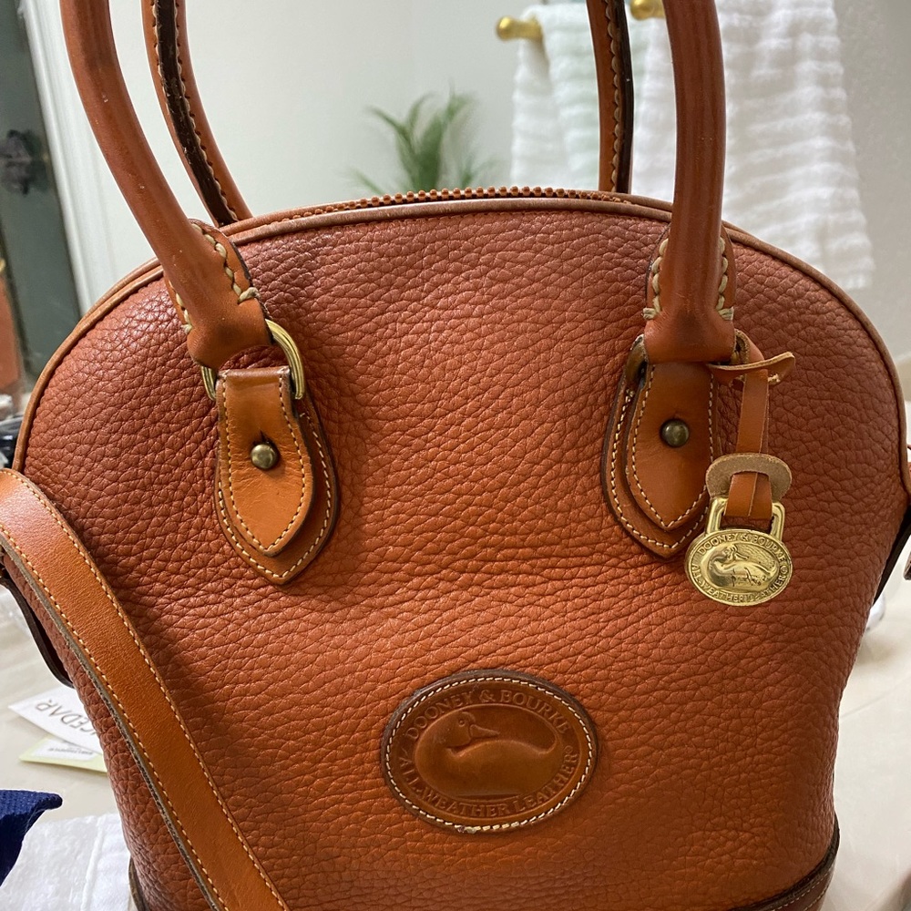 Vintage Dooney and Bourke in excellent condition